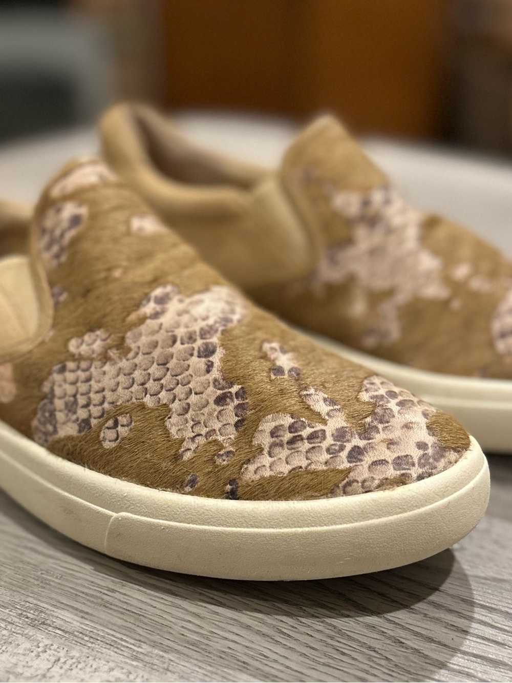 Vaneli Sport Tan Snake Print Slip On Sneakers Suede Hair Texture 8.5 Narrow